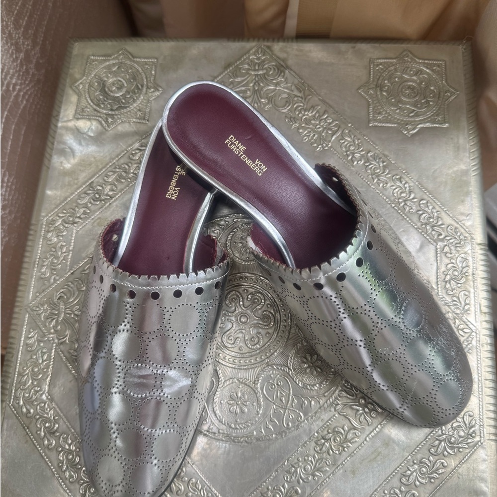 Diane von Fusterberg Silver Mules